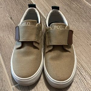 Perfect condition- hardly worn outside